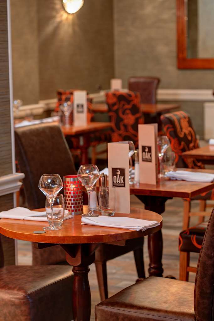 Oaklands Hotel 3*